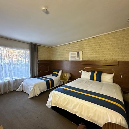 The Shamrock Hotel Balranald Buitenkant foto