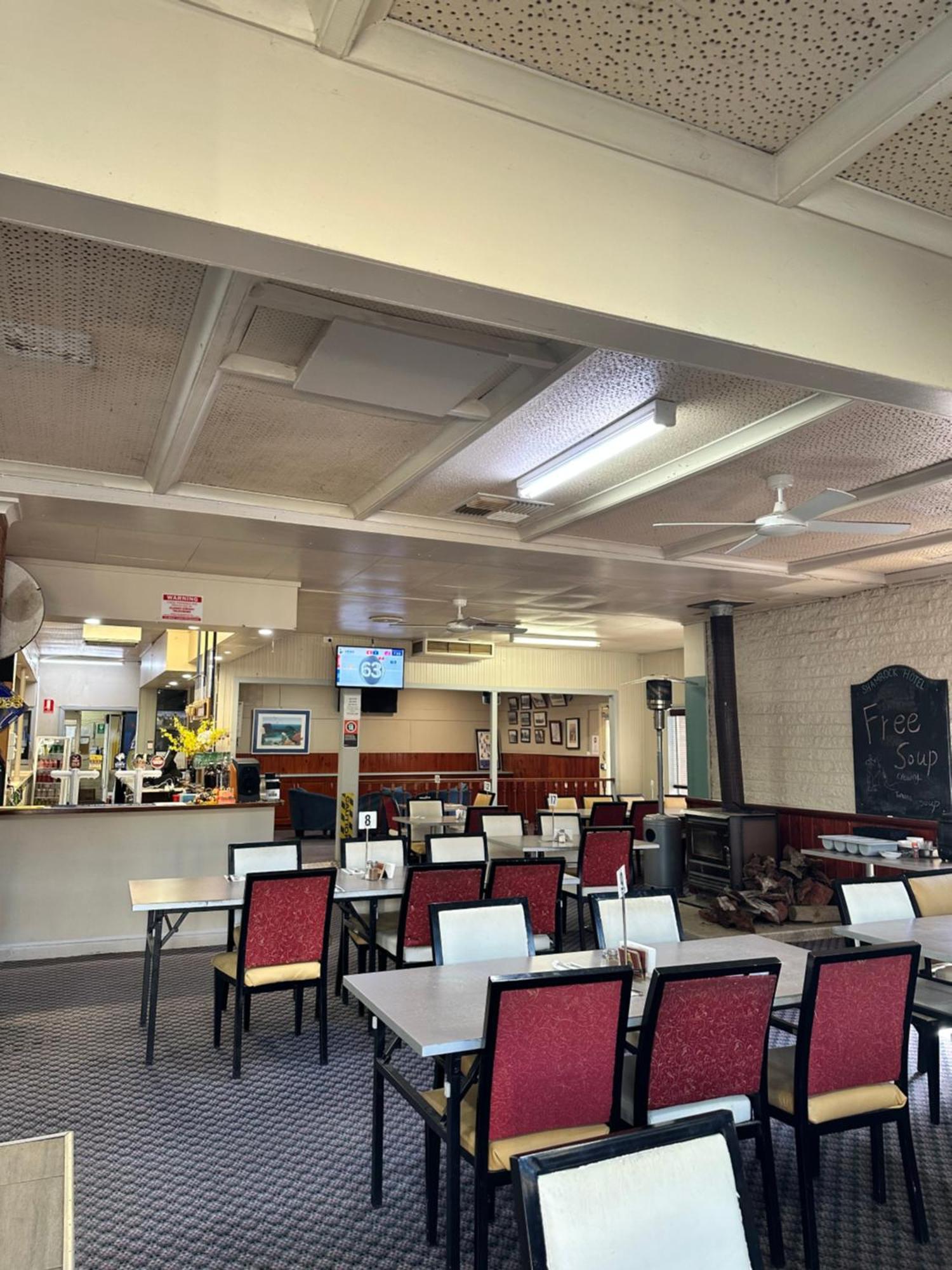The Shamrock Hotel Balranald Buitenkant foto