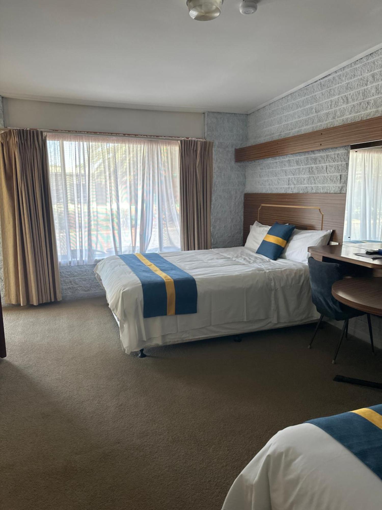 The Shamrock Hotel Balranald Buitenkant foto