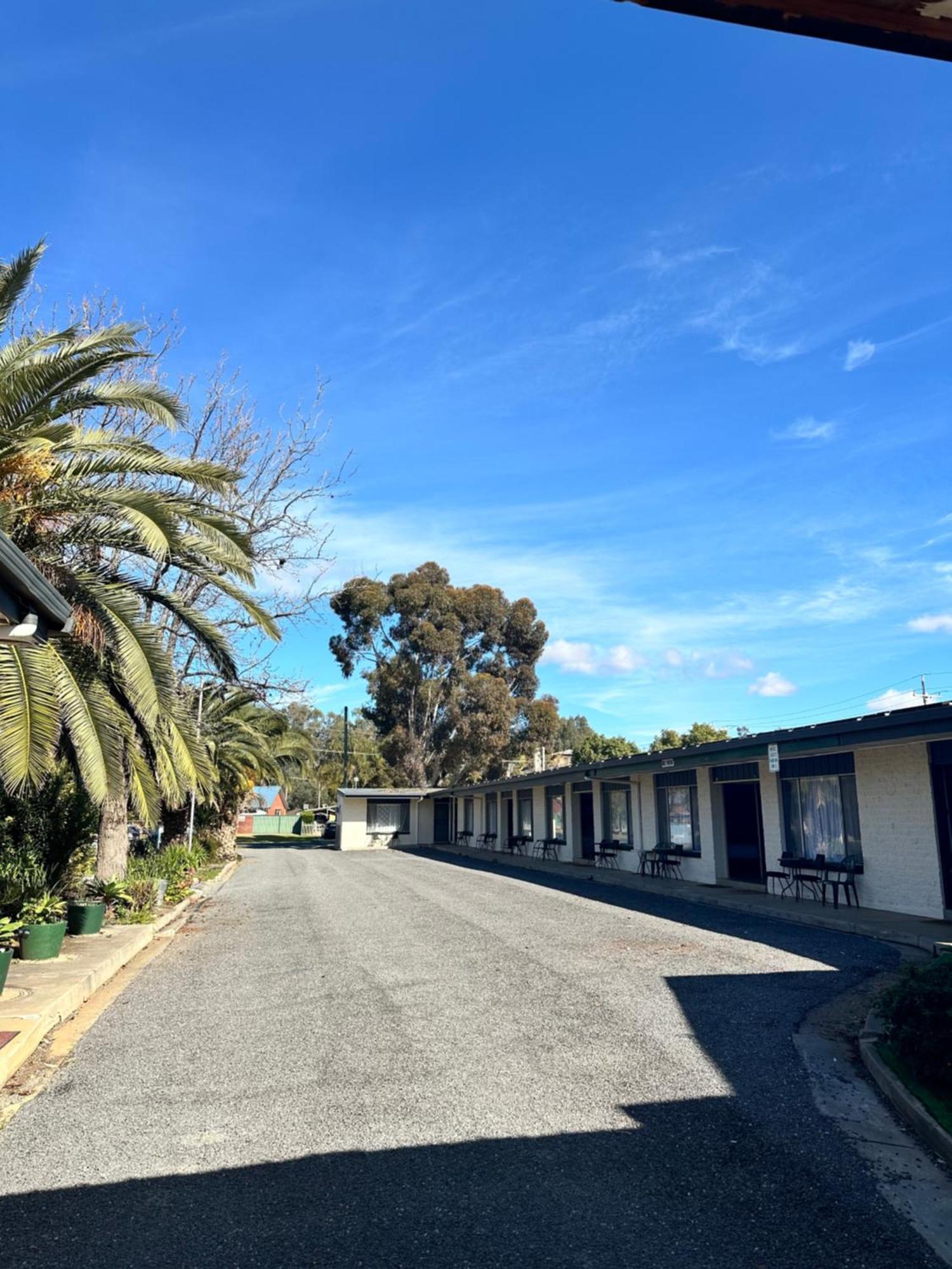 The Shamrock Hotel Balranald Buitenkant foto