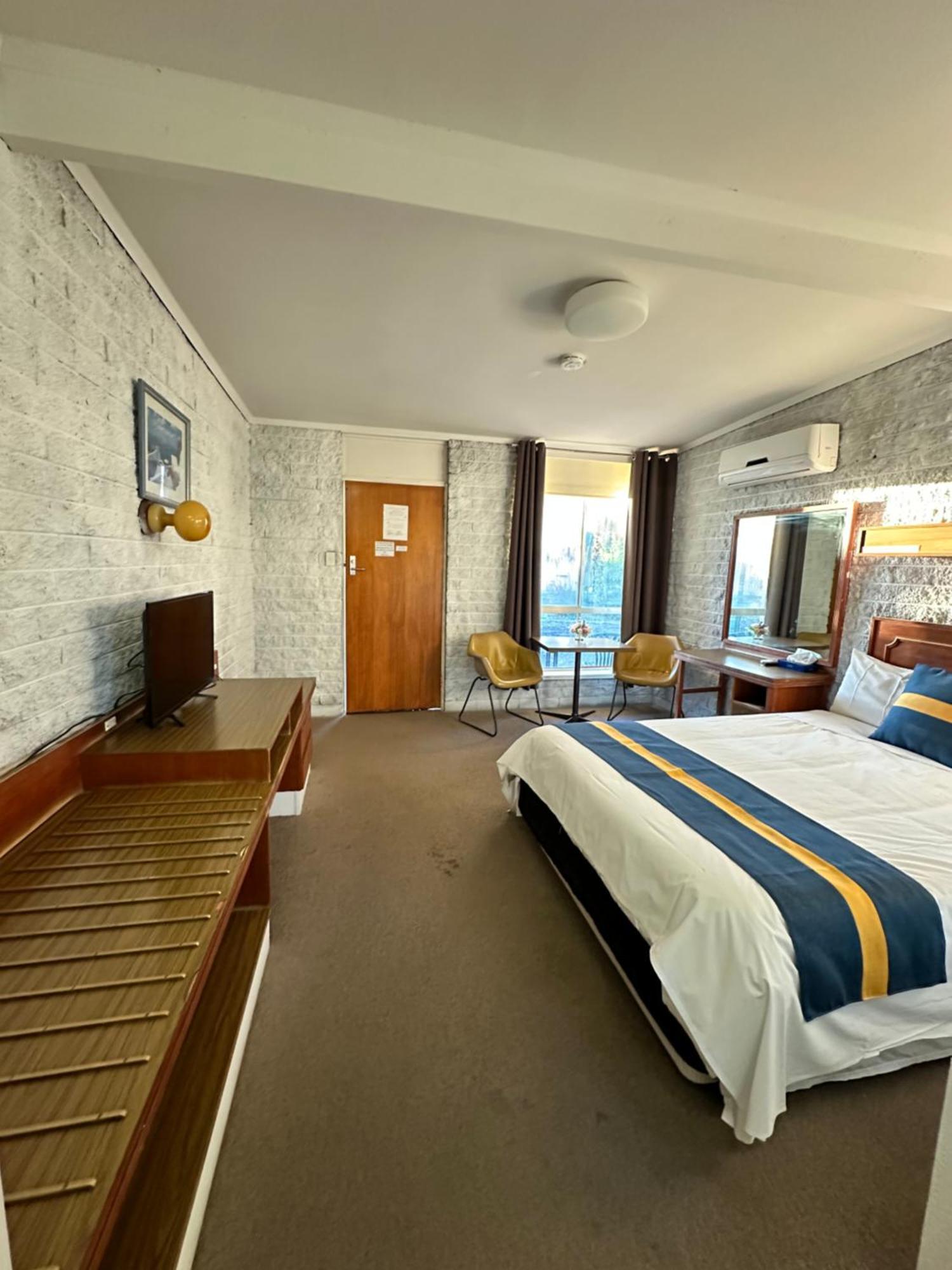 The Shamrock Hotel Balranald Buitenkant foto