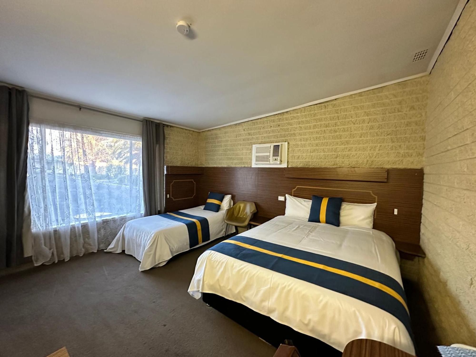 The Shamrock Hotel Balranald Buitenkant foto