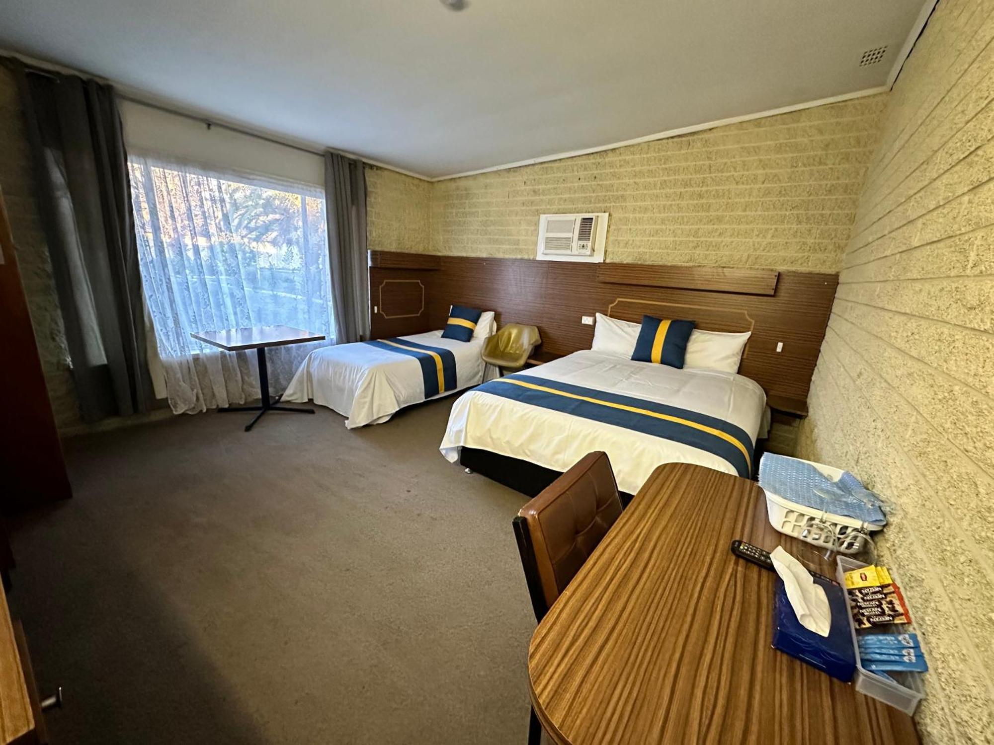 The Shamrock Hotel Balranald Buitenkant foto
