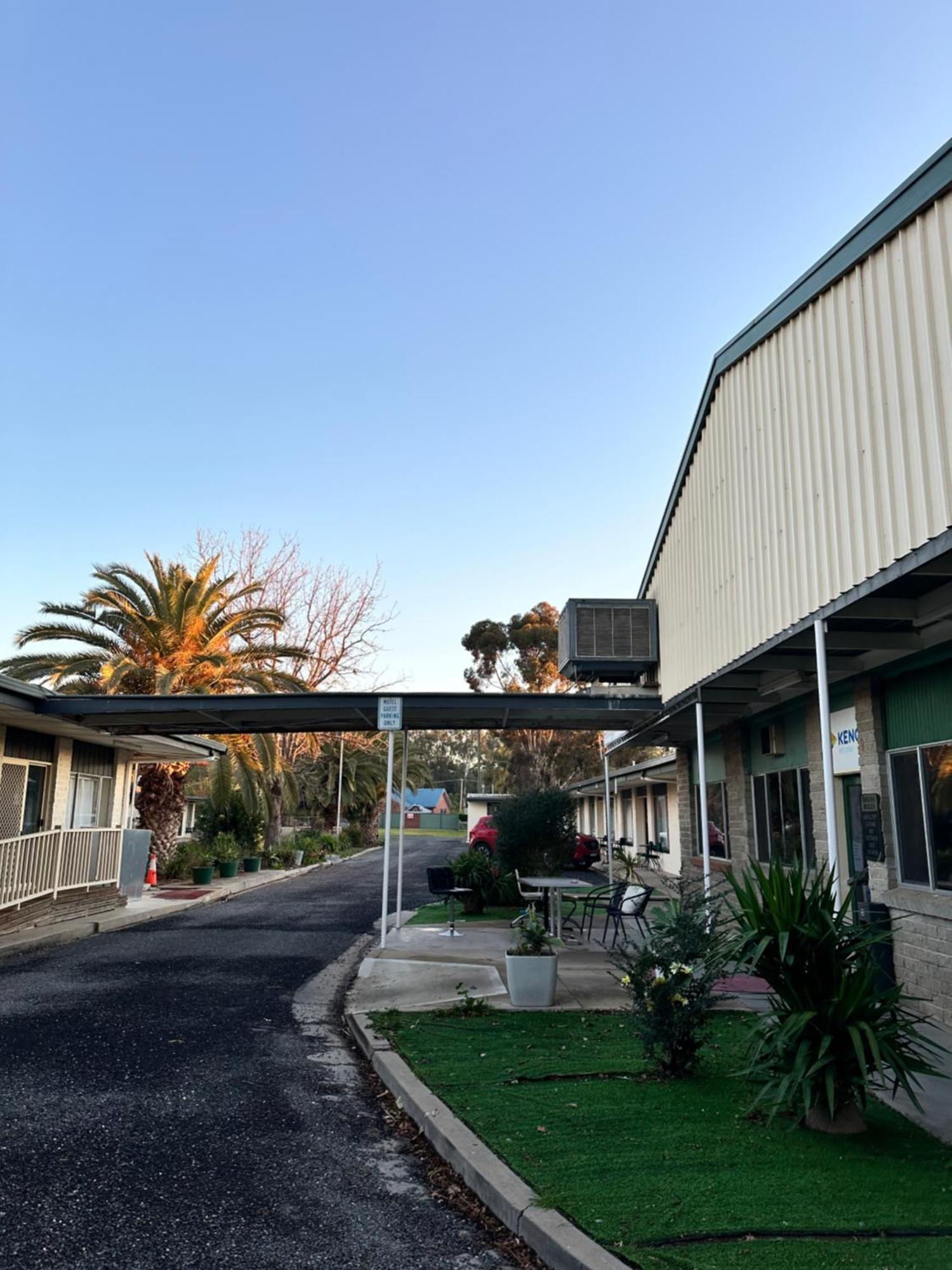 The Shamrock Hotel Balranald Buitenkant foto